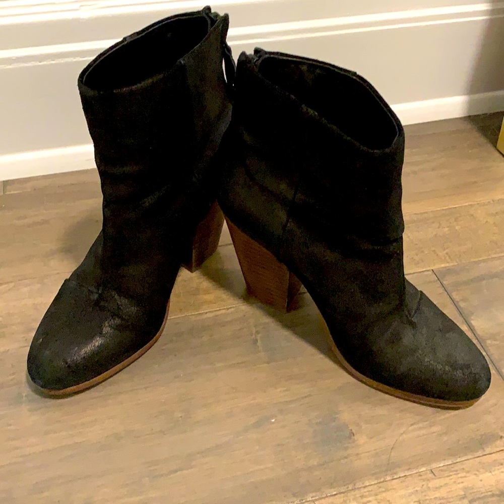 Excellent condition!  rag & bone black ankle boots